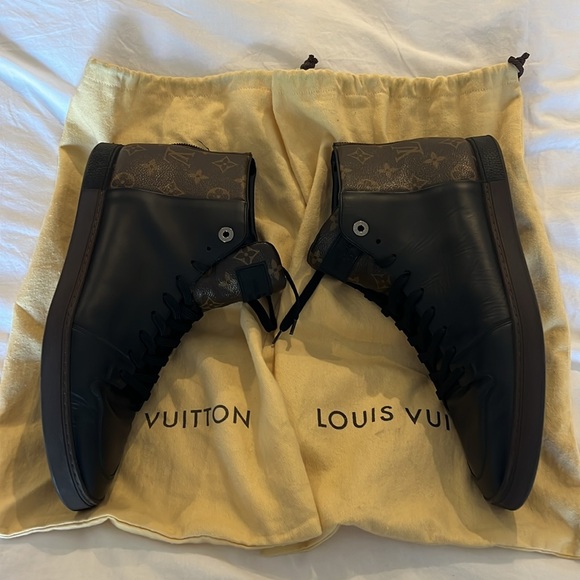 Louis Vuitton men’s monogram MACASSAR high top sneaker (MS 0134) size 12US - Picture 2 of 6